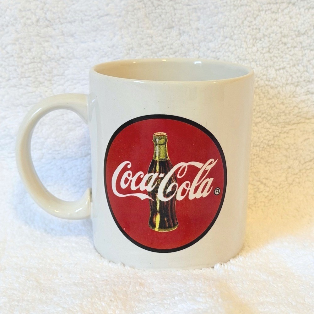 Vintage 1996 Coca-Cola Gibson Housewares Ceramic Coffee Mug Red Disc Logo Cream